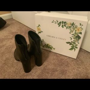 Chelsea & Violet black leather bootie